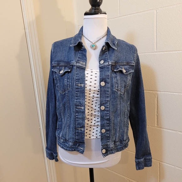 EUC Levi's Jean Jacket - Picture 2 of 6